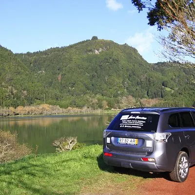 Tour privativo híbrido 4X4 - Furnas de dia inteiro (Inc Hot Springs e almoço de 3 pratos) | voooya