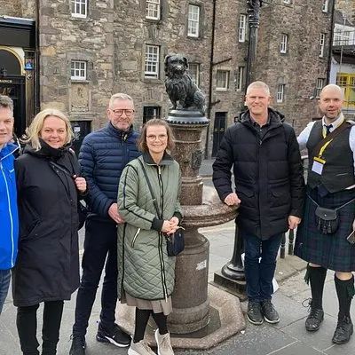 Privat Old Edinburgh Tour - Gå i fotspåren av Royals och Rogues! | voooya
