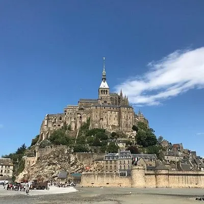 Tour Privado Mont Saint Michel e Cemitério Americano de St Malo | voooya