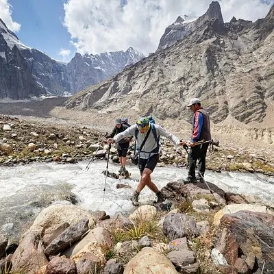 14 dagars episk kirgizisk vandring i Tian Shan och Pamir Alay bergen | voooya