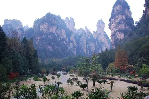 Private Day Tour naar Zhangjiajie Fairy Stream by Cycling