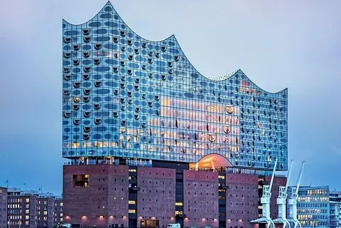 Hamburg Private Walking Tour med en lokal: Ikoner og skjulte gems