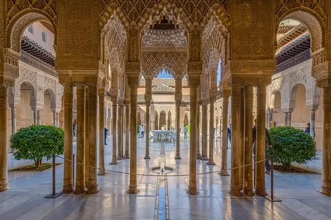 Visite privée de l'Alhambra et de Grenade au départ de Marbella ou du port de Malaga