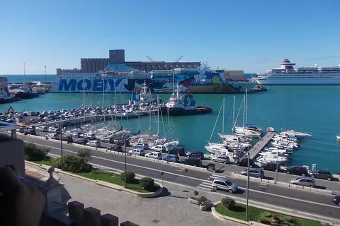 Delt transport fra Civitavecchia brygge til Roma hotell eller flyplass