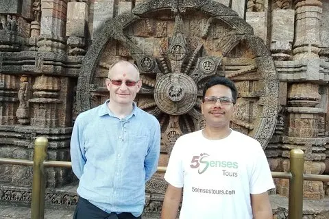Visite de la ville de Bhubaneswar et du temple du soleil de Konark en voiture privée avec guide