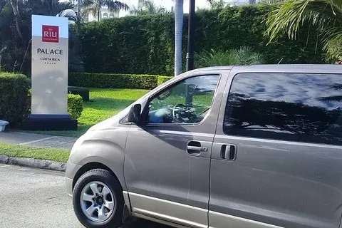 Transferência Privada do Aeroporto de Liberia para o Hotel RIU Guanacaste
