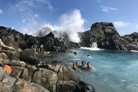 Tour a caballo a la piscina natural en el Parque Nacional Arikok