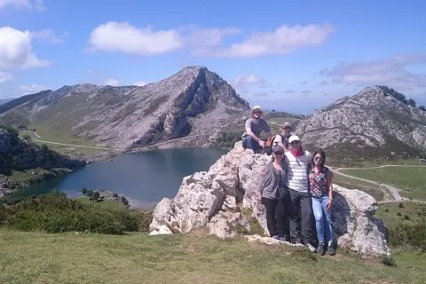 Direkt tur till Covadongasjöarna Picos de Europa från Oviedo