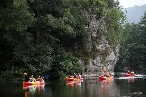 Guidad kajakpaddling vid floden Nalón Oviedo