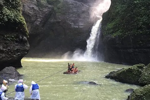 Privat tur | Tagaytays Taal Vulkan & Pagsanjan Fald (2i1) | voooya