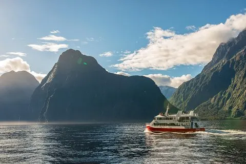 Milford Sound Nature Cruise with Southern Discoveries