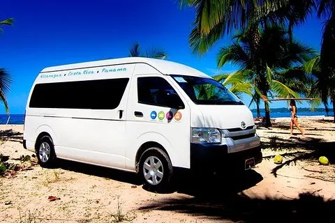 Service de navette de Puerto Viejo à San Jose, Costa Rica.