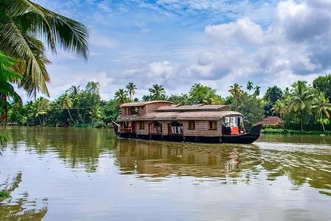Backwaters Bliss: Cochin à Alleppey Escape