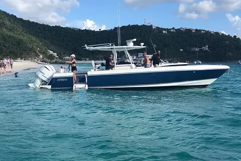 St Thomas heldagsbådudlejning 37' Intrepid Powerboat