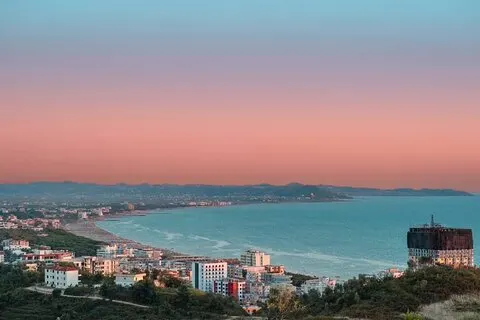 Durres Stadt Private An- oder Abreise Tirana Flughafentransfer