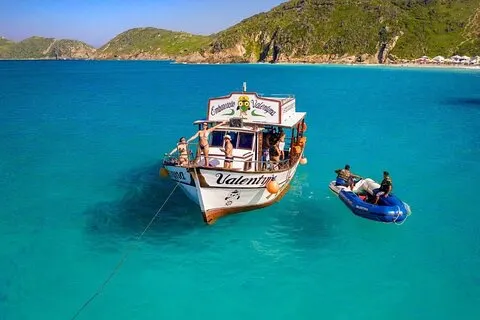 Boat Tour Open Bar A Floor Arraial do Cabo | voooya
