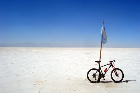 サリナス グランデスでのピクニック付き自転車アドベンチャー