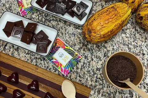 Erfahren Sie mehr über Panama-Kakao und kreieren Sie Ihre eigene Tafel Schokolade