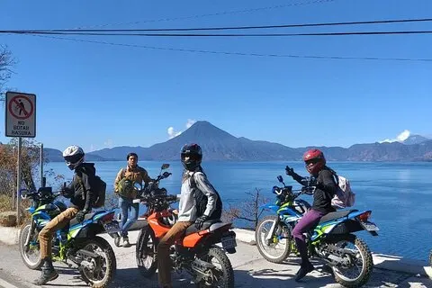 Avventura in moto sul lago Atitlan