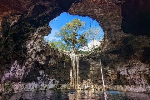 Merida: 4 Cenotes de Santa Barbara y bicicletas con lunch