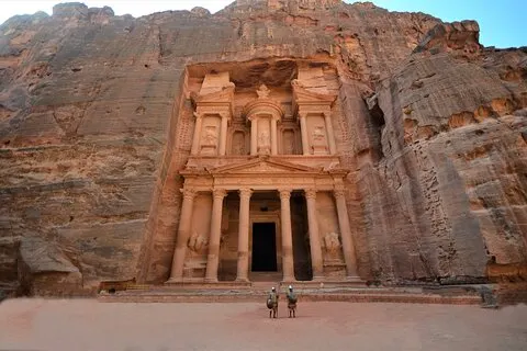 Petra 1-Tages-Tour ab Eilat + KOSTENLOSES traditionelles Mittagessen