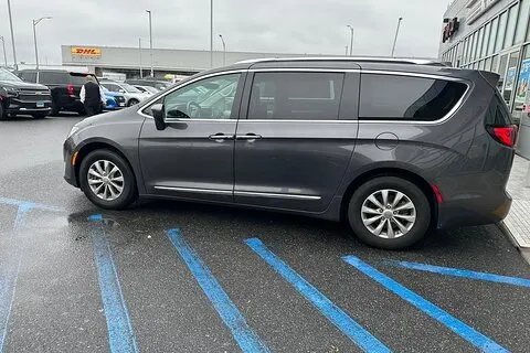 ナナイモ港からビクトリア空港（YYJ）までの専用送迎
