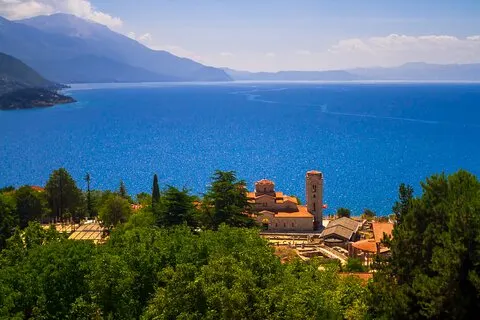 Transfert de Skopje à Tirana avec excursion d'une demi-journée à Ohrid | voooya