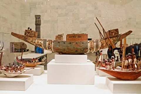 Från El-Sokhna hamn: Nationalmuseum, Citadell & basar.