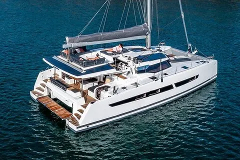 Mykonos: Croisière en catamaran flambant neuf avec repas, boissons et transport