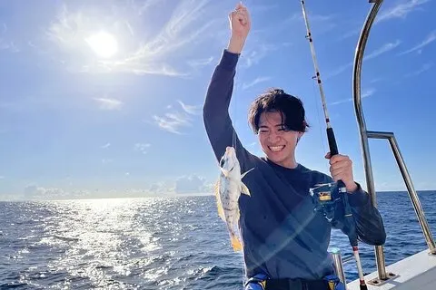 Kayak in mangrovie ed esperienza di pesca in mare a Okinawa