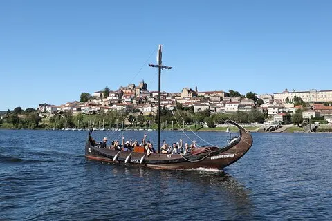 Boottocht op de rivier de Miño Varen tussen muren