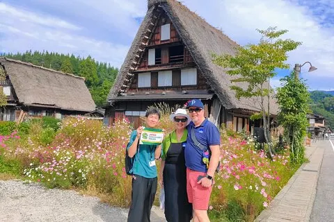 Weltkulturerbe Shirakawa-go und Erlebnistouren ab Kanazawa