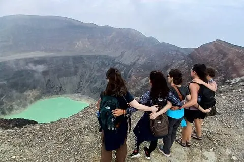 サルファー湖とコアテペケ湖のあるサンタアナ火山ハイキング