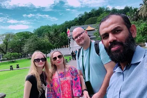 Excursão privada de Kandy to Sigiriya & Dambulla Cave Temple
