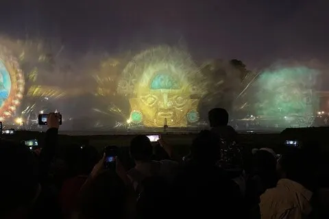 Lima bei Nacht inklusive Katakomben und Wassershow-Tour