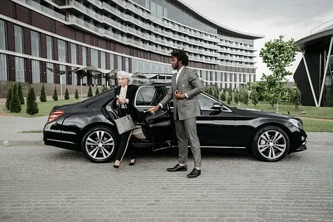 Chauffeur Private Service Inドバイ＆アブダビ