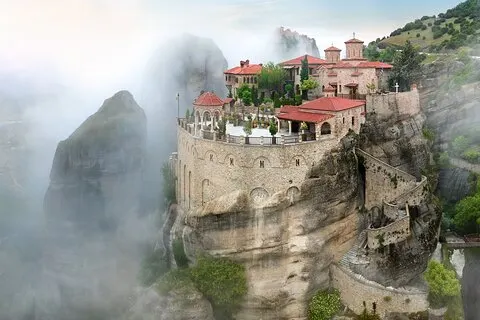 Athènes Monastères des Météores, grottes et escales côtières avec déjeuner
