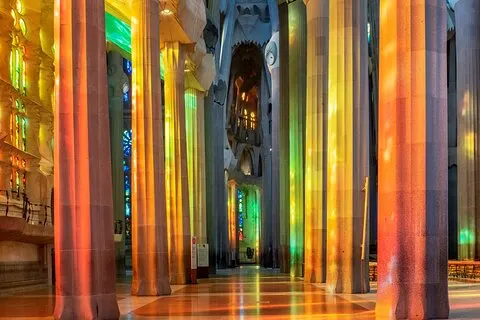 Sagrada Familia : l'heure dorée avec billets coupe-file