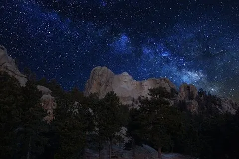 Mt Rushmore Cerimônia Noturna e Tour - com Tunnels e Stargazing