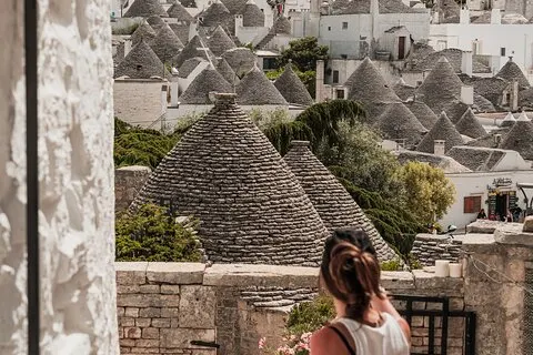 Fra Monopoli: Besøk Matera og Alberobello på egenhånd