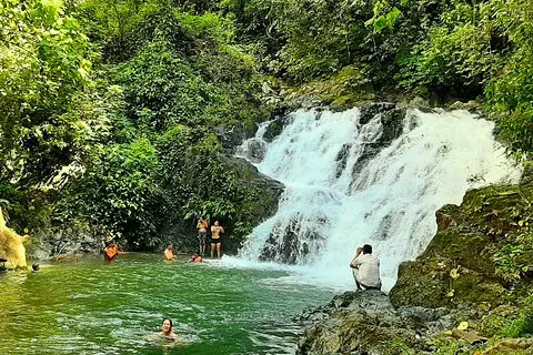Tour zu einem Wasserfall und Embera Dorf mit Mittagessen inklusive