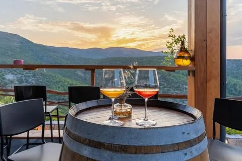Dégustation de vin au départ de Hvar - Cave familiale au sommet d'une colline