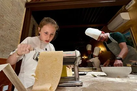 Rom: Pasta- und Tiramisu-Kurs: Ravioli, Fettuccine und erlesene Weine 5* | voooya