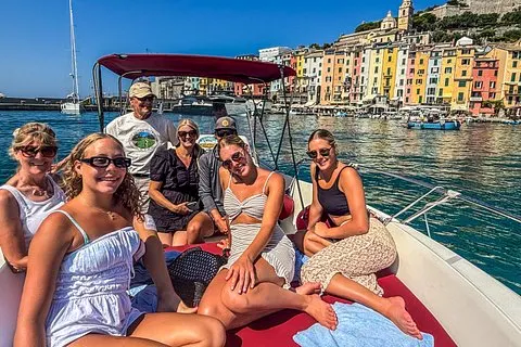 Bootstour durch den Golf der Dichter: Höhlen, Inseln und Portovenere! | voooya