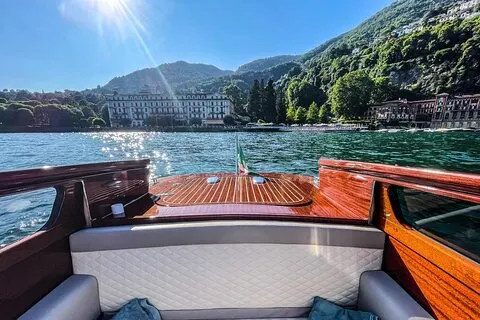 Excursion privée en bateau sur le lac de Côme : L'évasion en limousine vénitienne en bois