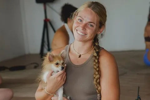 Chiot Yoga Bali, Uluwatu - No1 des choses à faire à Bali | voooya