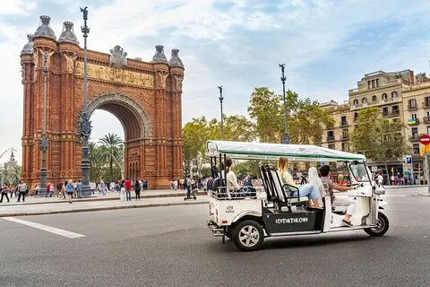 Bienvenue à Barcelone ! Visite en tuk-tuk écologique privé avec guide local