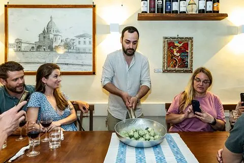 Vinnare 2026 Florens Sunset Food & Wine Tour genom att äta Europa