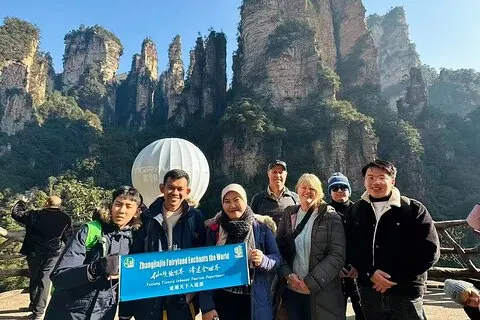 1 - 2 Tage Gruppentour zum Avatar & Tianmen Mountain & Glass Bridge