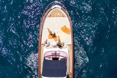 Excursion privée à l'île d'Ischia sur Gozzo Fratelli Aprea 32 | voooya